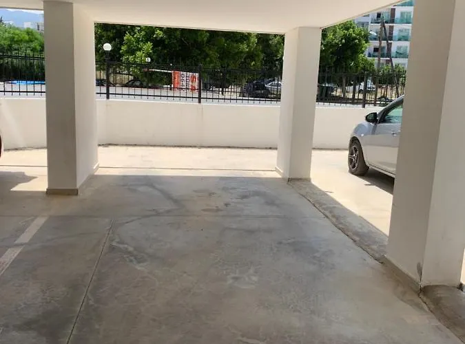 アパート North With Pool Wiew Kyrenia Center キレニア