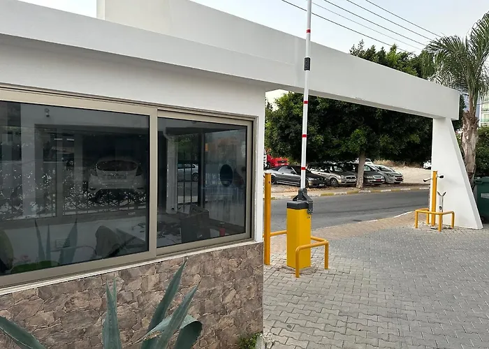 アパート North With Pool Wiew Kyrenia Center *